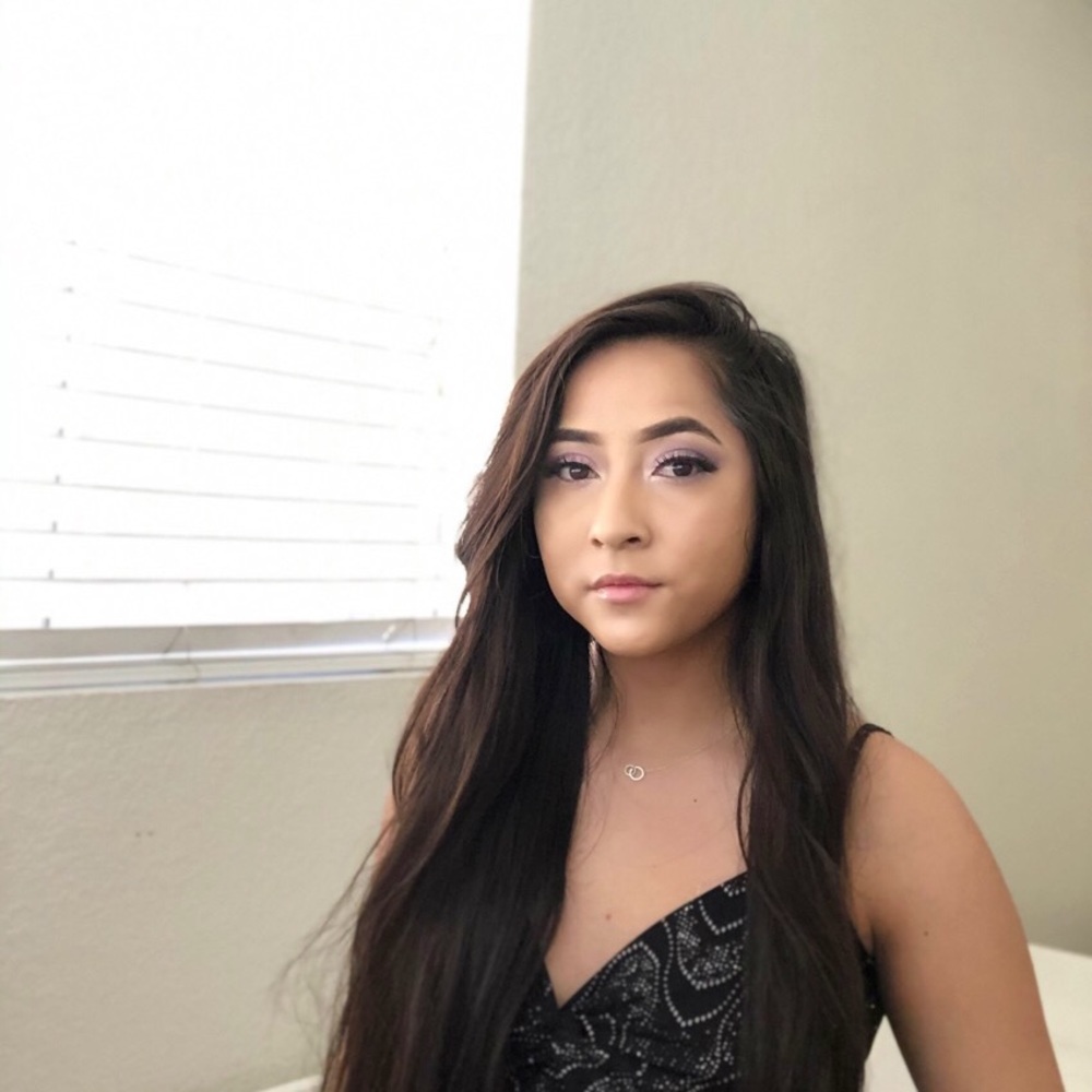 Meet your Posher, Estefany